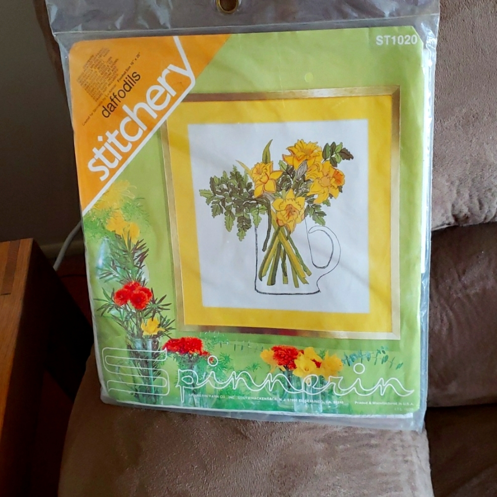 Daffodils embroidery picture vintage